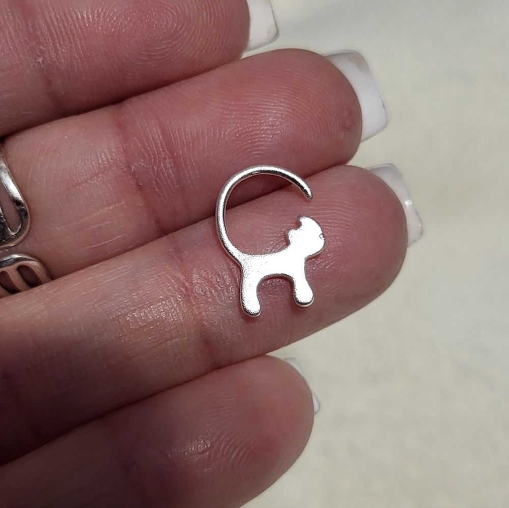 NWT SMALL 925 SILVER KITTY CAT HOOPS - Picture 2 of 4